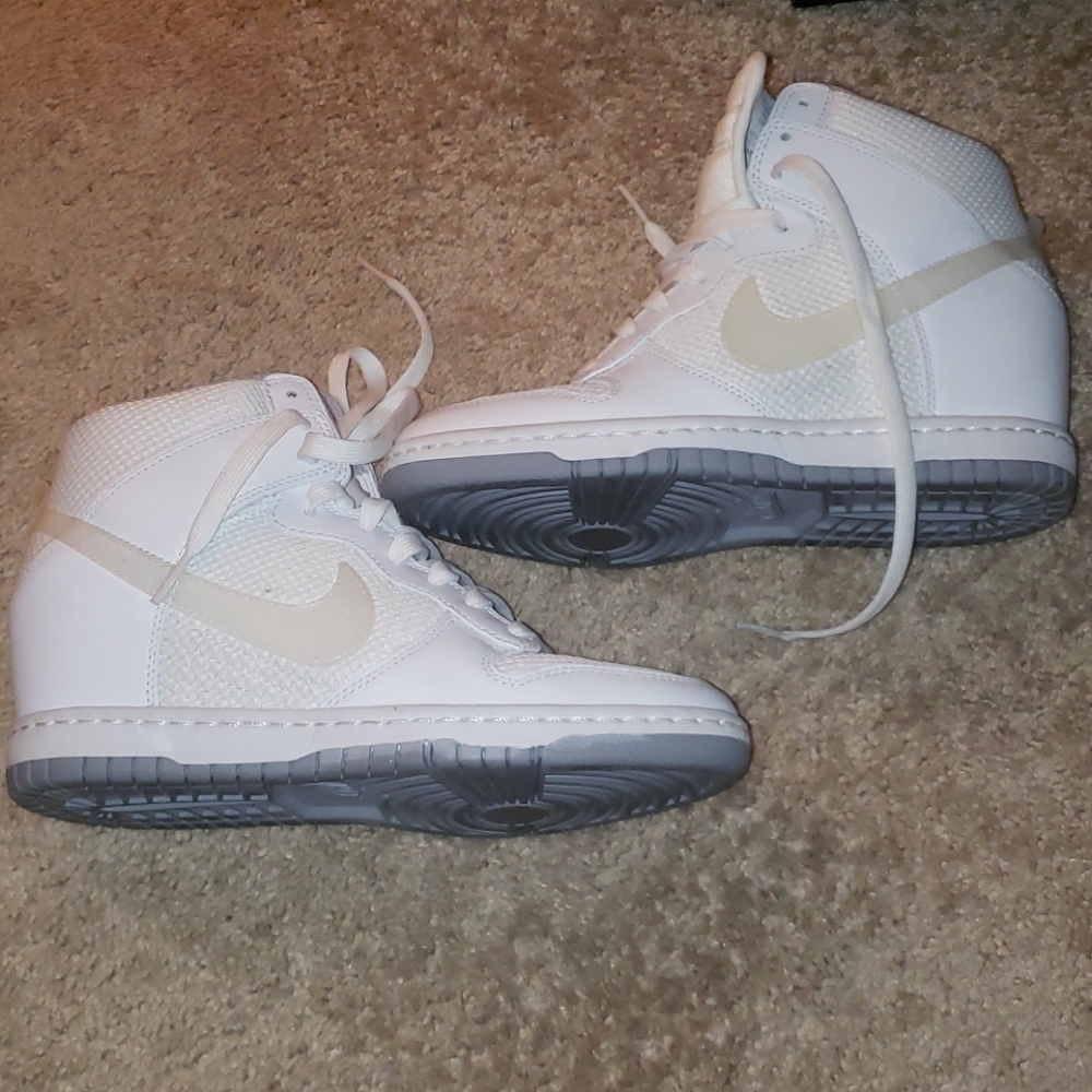 High top Nike's